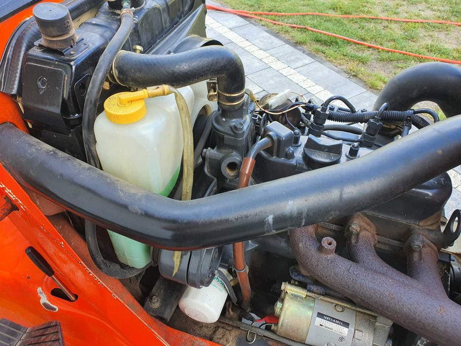 Kosiarka traktorek KubotaDiesel trzy cylindrowy zero turn4koła skretne