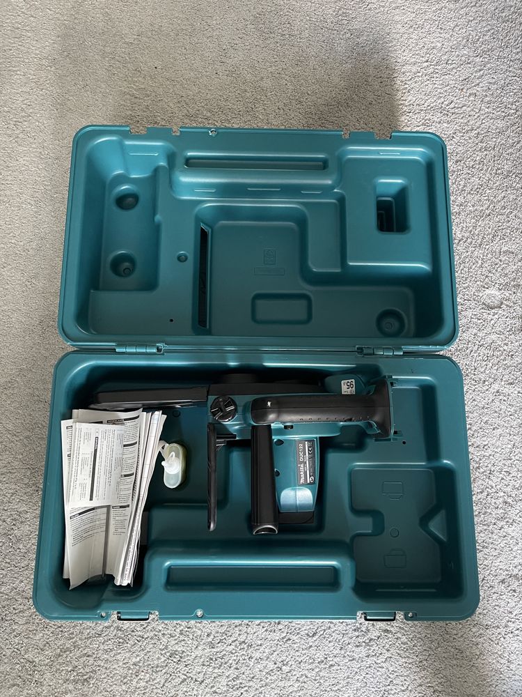 Акумуляторна пила Makita DUC122RFE