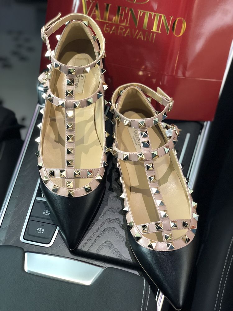 Лодочки туфли на весну чёрные Valentino