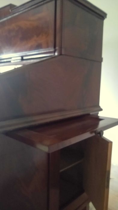 Sekretera cylindryczna