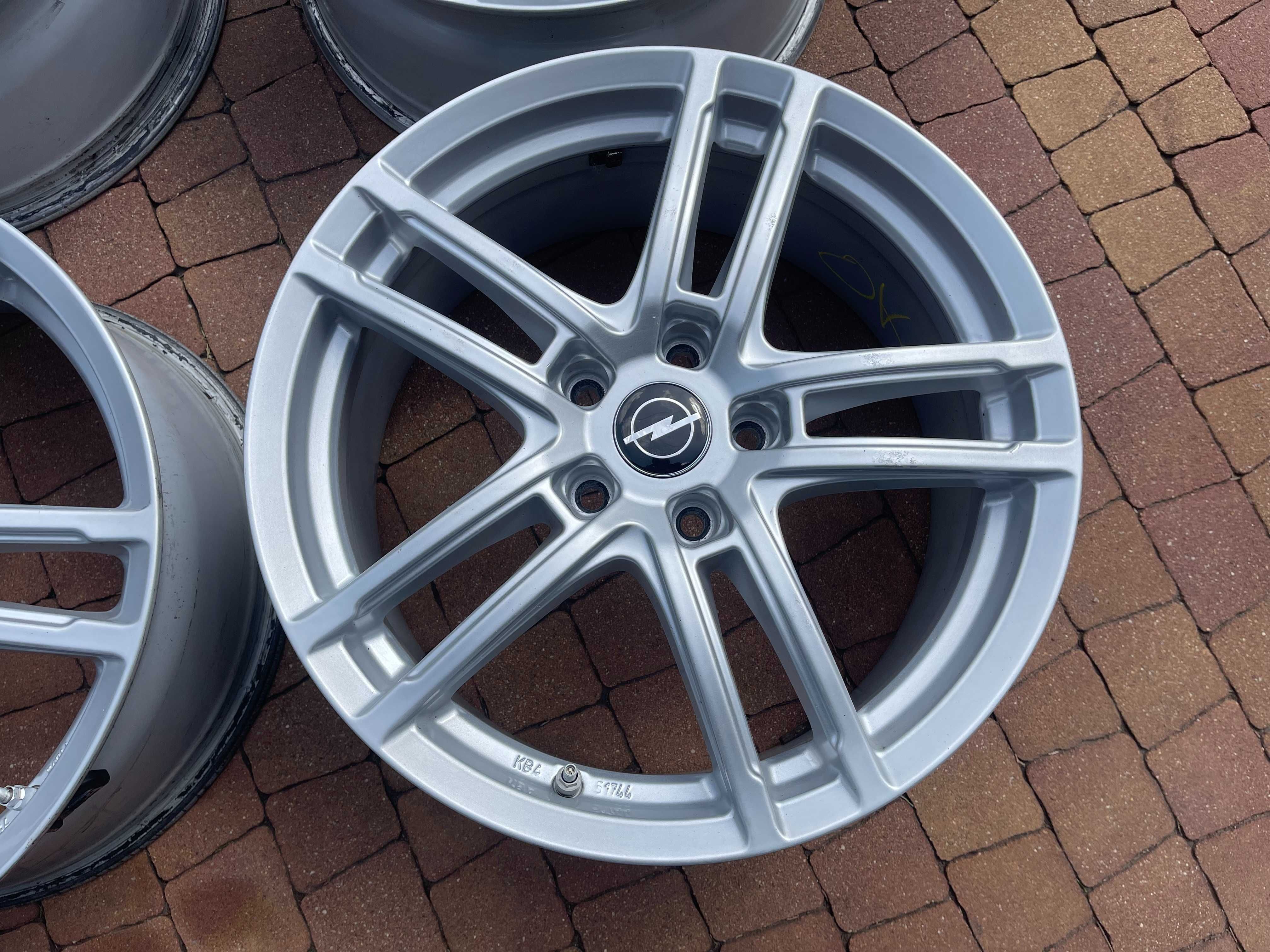 3825. Alufelgi 18" Opel Insignia B Astra J 5x115 8J ET46