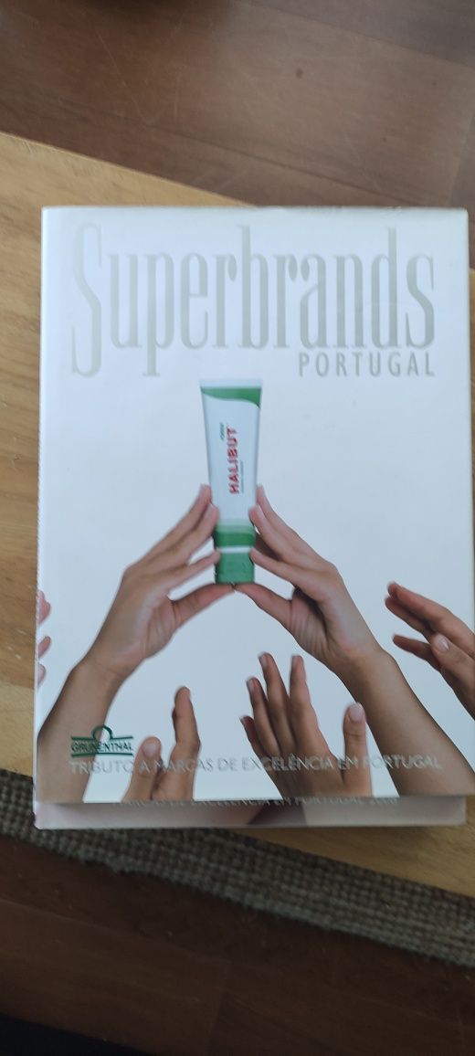 Brochuras/livros Superbrands