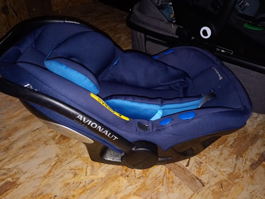 Foteliki samochodowe oddam za darmo