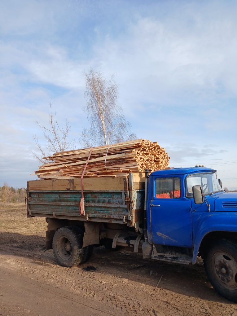 Дрова різних порід.