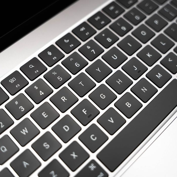 Nowy MacBook Air 15” M3 –Space Grey 16 GB 512 GB