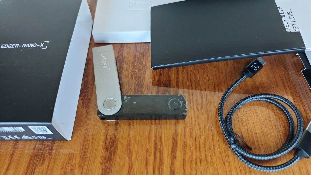 Ledger Nano X криптокошелек