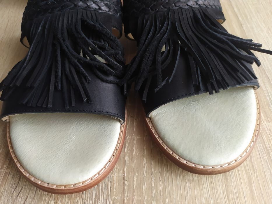 Liebeskind Німеччина 37p. оригінальні шкіряні шльопанці сандалі