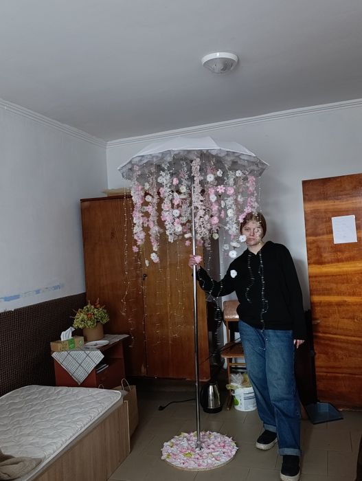 Декор, для фотостудії, подвір'я тощо..