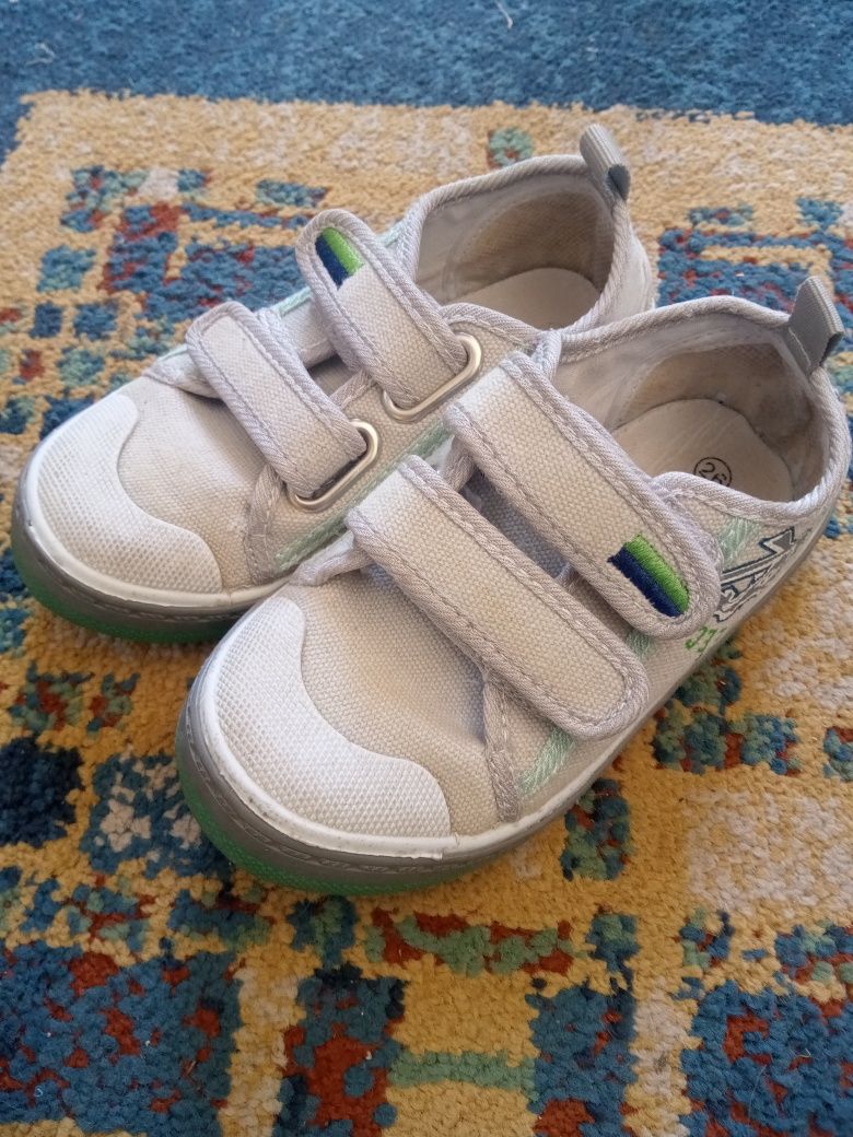 Buty dla dzieci rozmiar 26 używane