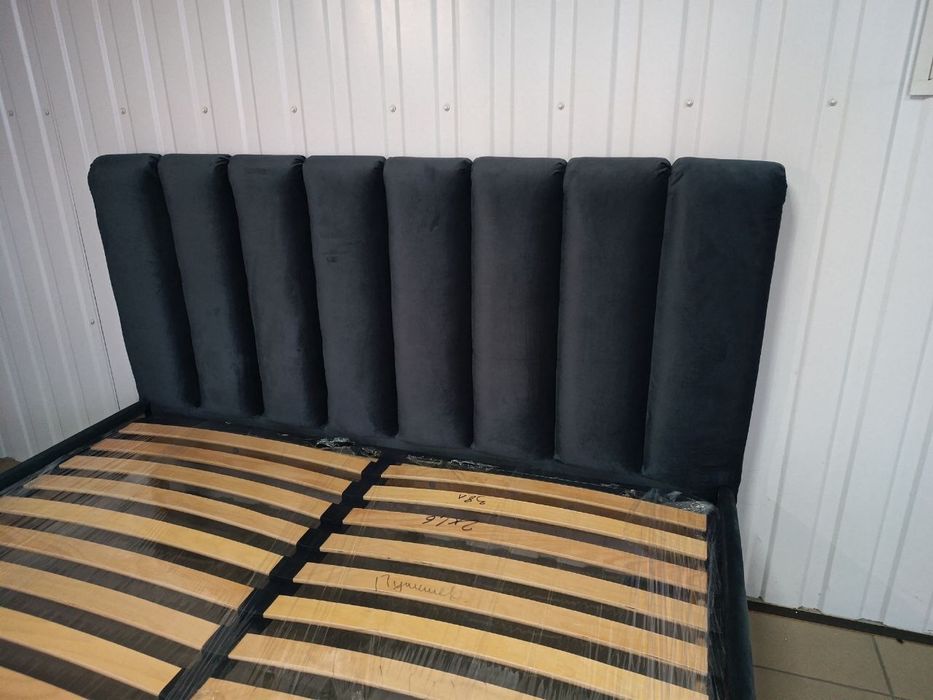 Ліжко мʼяке на ніжках «Ваніль»