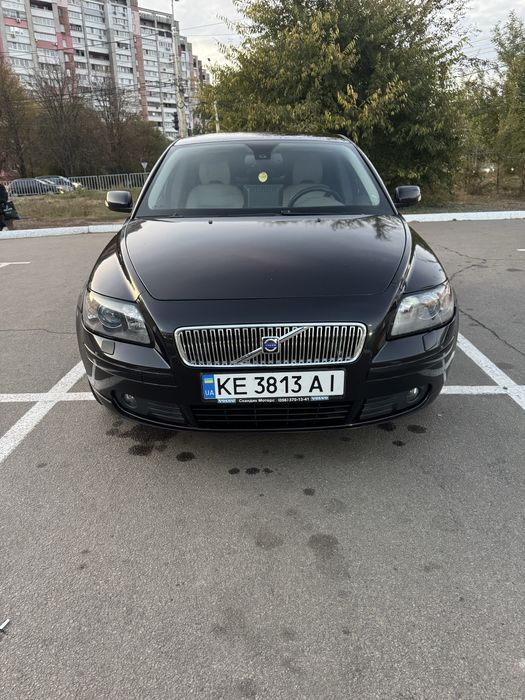 Машина Volvo S40