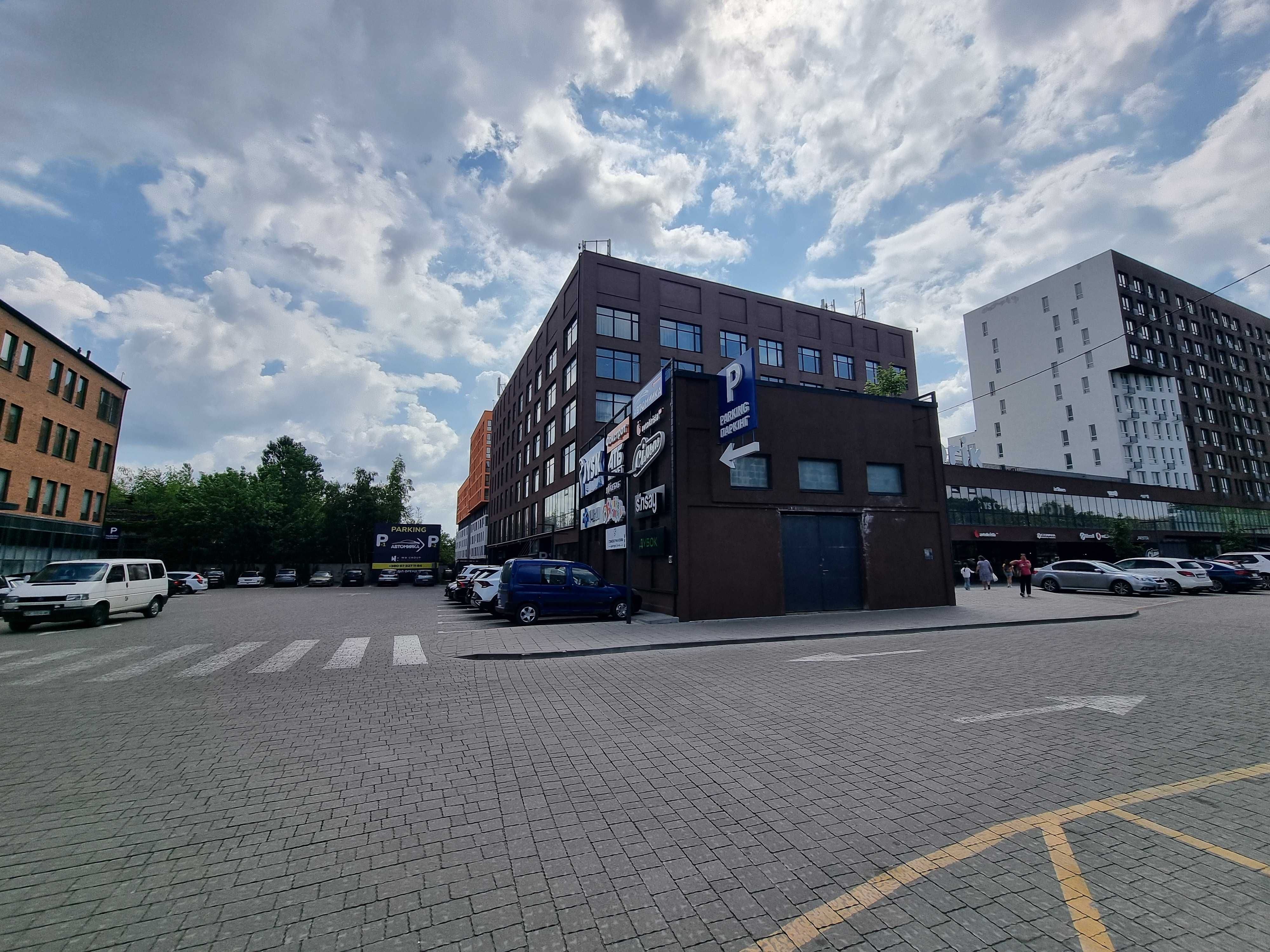 Продаж нежитлового комерційного приміщення в ЖКФабрік вул.Стрийська 45