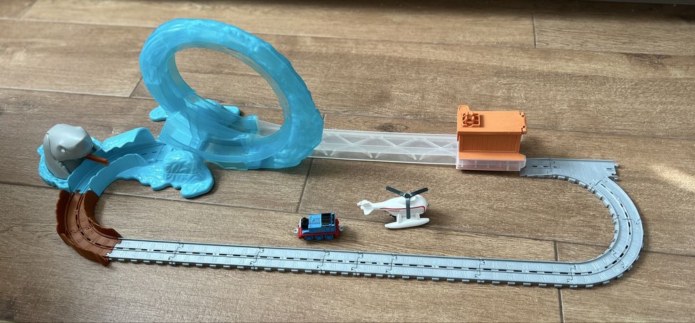 Fisher Price Tomek i Przyjaciele ucieczka przed rekinem DVT12
