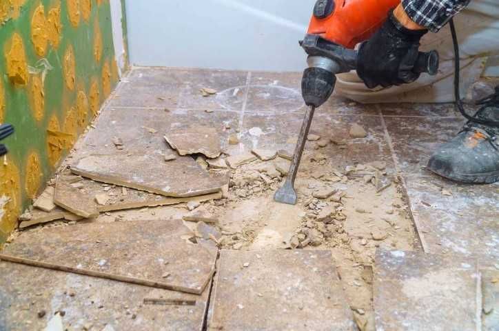 Skuwanie tynków płytek posadzek Rozbiórki Wyburzenia Wynoszenie gruzu