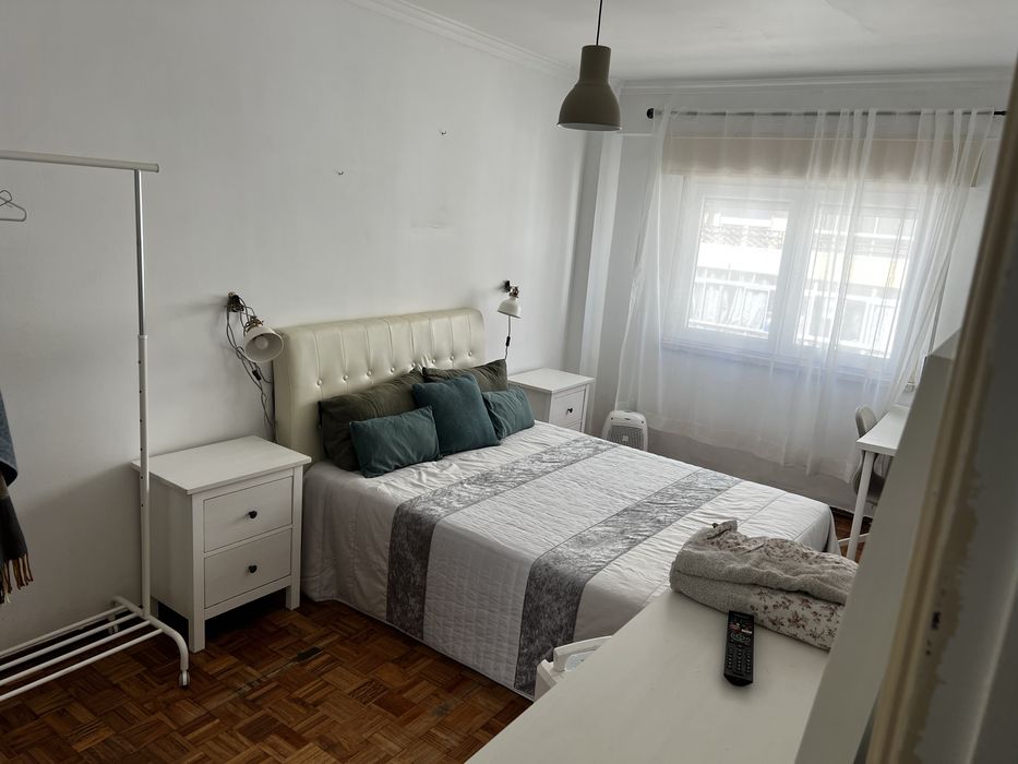 Quarto suite aluga se Novembro