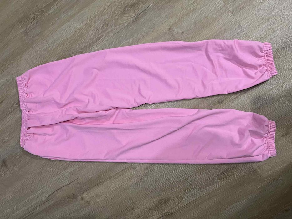 Spodnie dresowe różowe