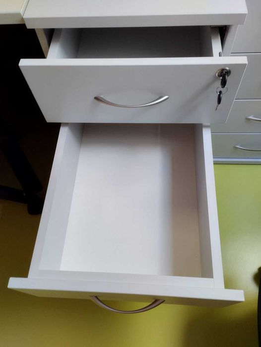 Szafka z szufladami
