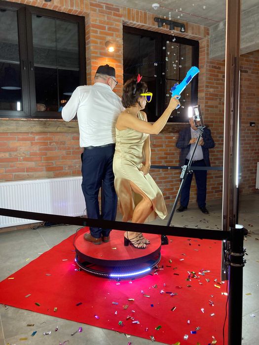 Muzyczna Oprawa Imprez- Dj, Fotobudka360, Fotolustro | Wesele Urodziny