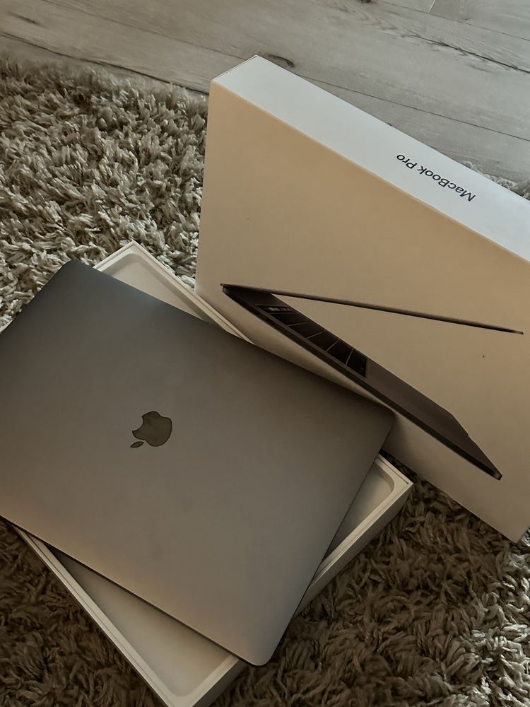 MacBook Pro 15’ 2019 Touch Bar