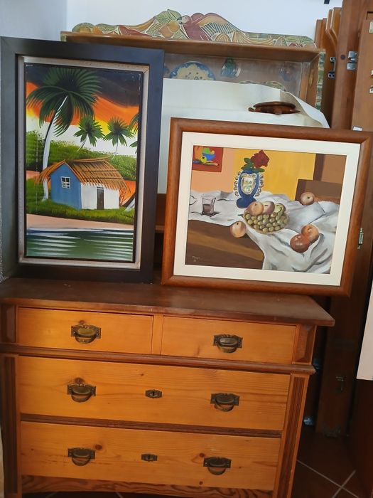 Vários quadros(uns pintados à mão)