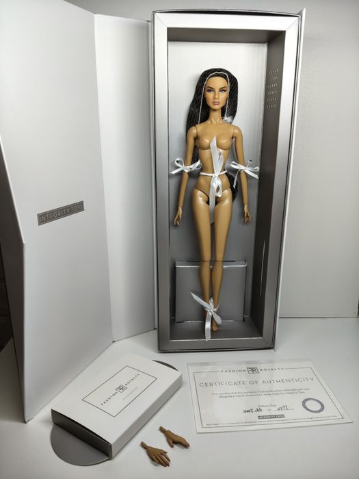 Integrity toys Twist Agnes