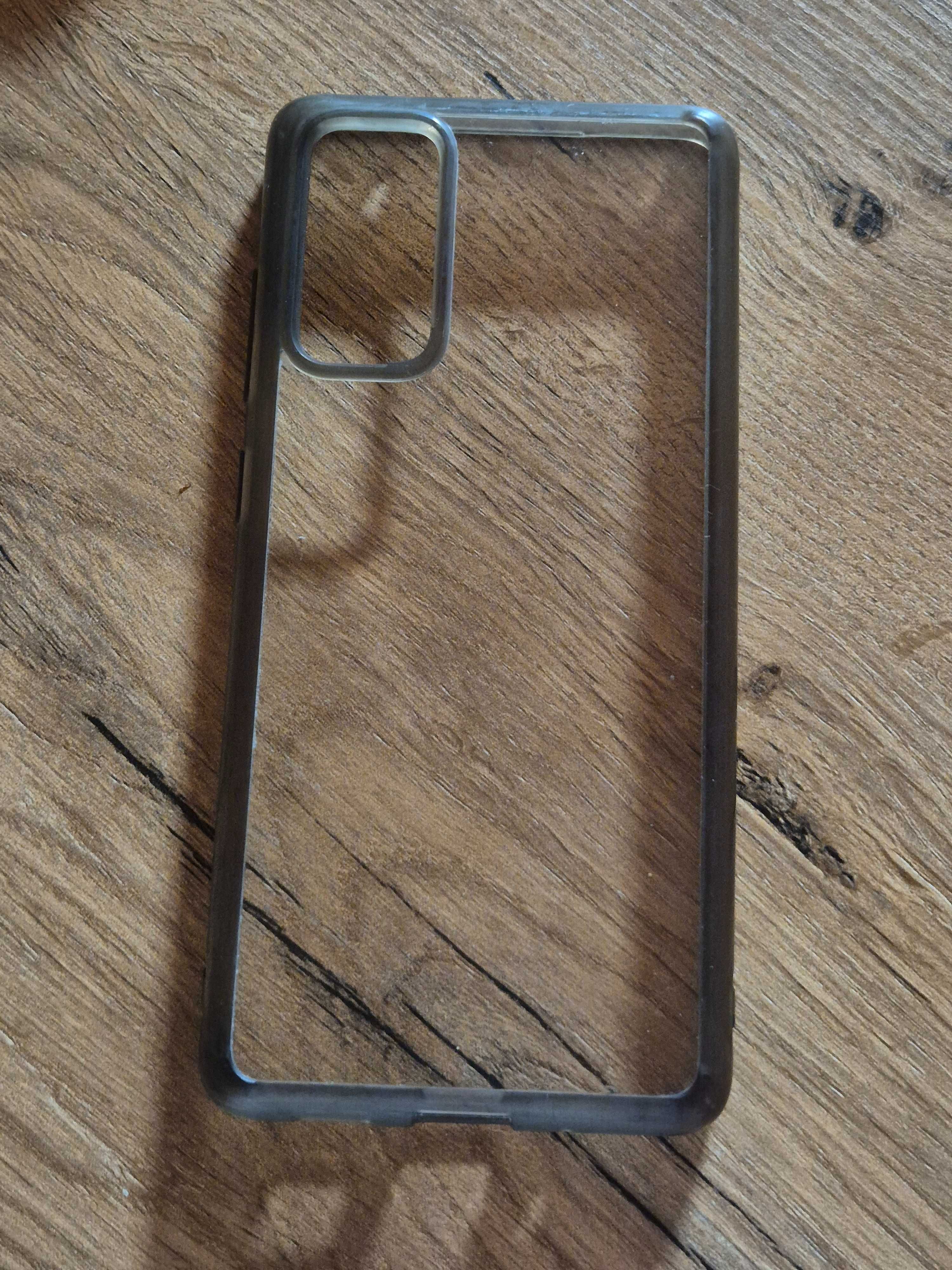 Samsung Galaxy S20 FE z etui
