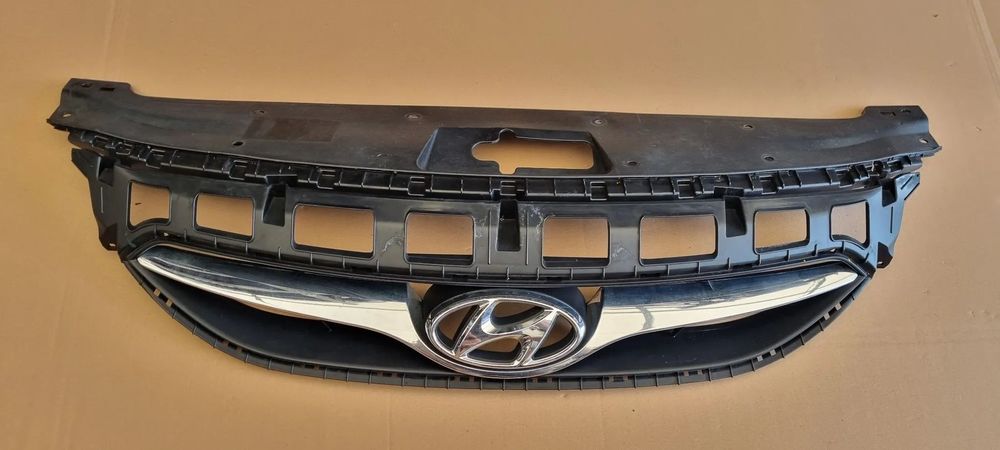 Hyundai I40 2011- Atrapa Grill Osłona zderzak przód oryginał