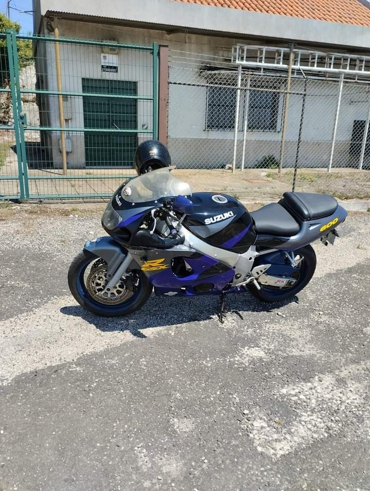 GSXR 600 srad como nova
