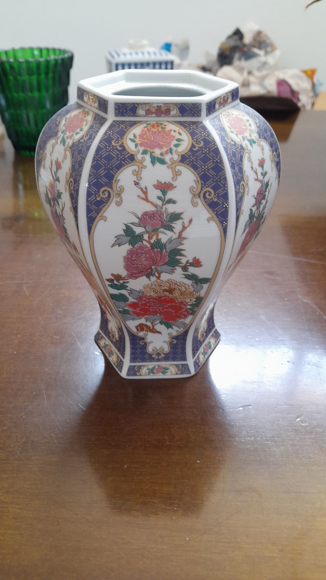 Jarra oriental de decorativa