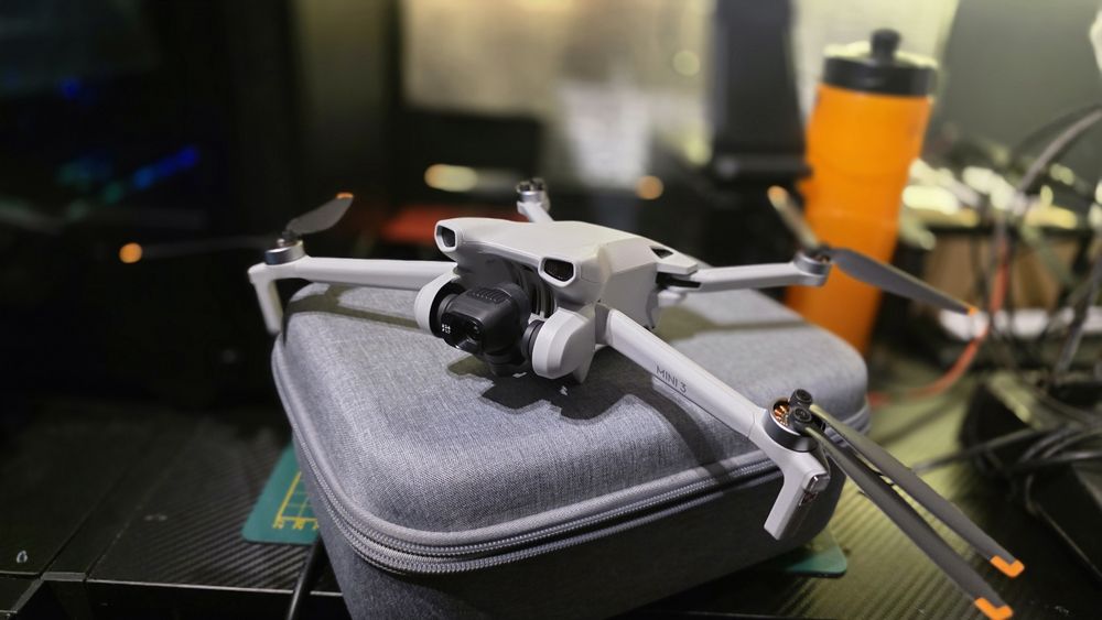 Dji mini 3 z pokrowcem, Tylko 48min lotu (BEZ KONTROLERA)