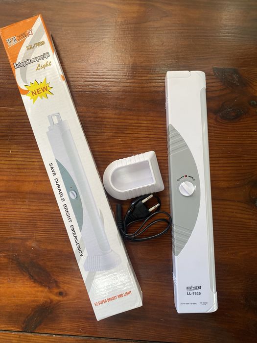 Якісна та яскрава LED лампа на аккумуляторі  2400 mAh