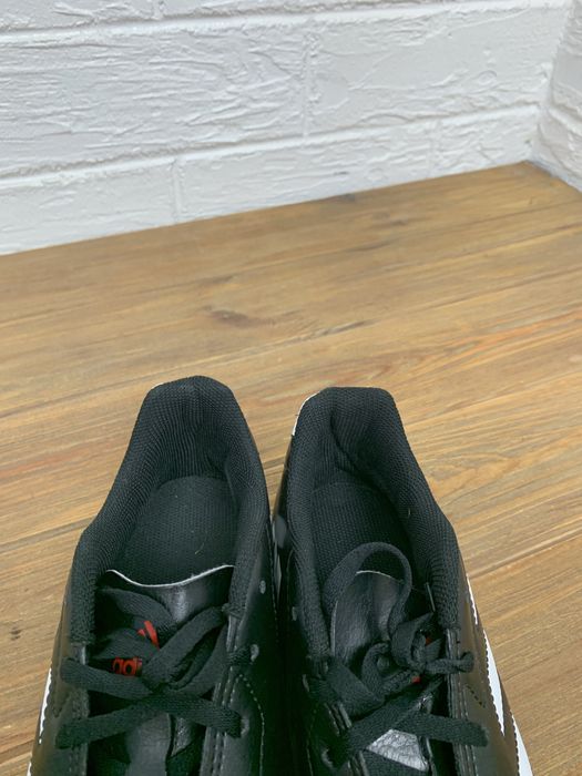 Футбольная обувь Adidas оригинал 42.5 бутсы шиповки сороконожки