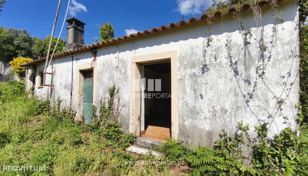 Venda de Moradia térrea para restauro, Lanheses, Viana do Castelo