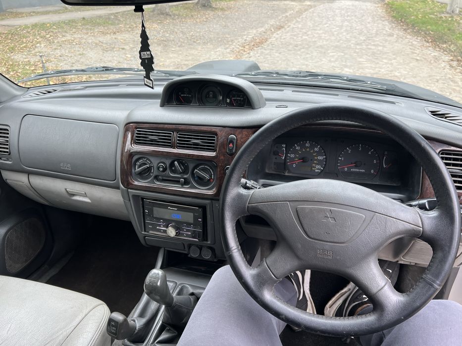 Mitsubishi Pajero Sport, 2.5 дизель, полный привод.
