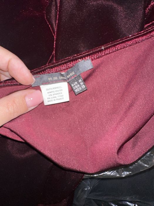 Vestido bordô em veludo