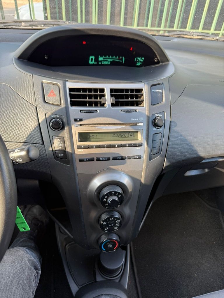 Vendo Toyota Yaris