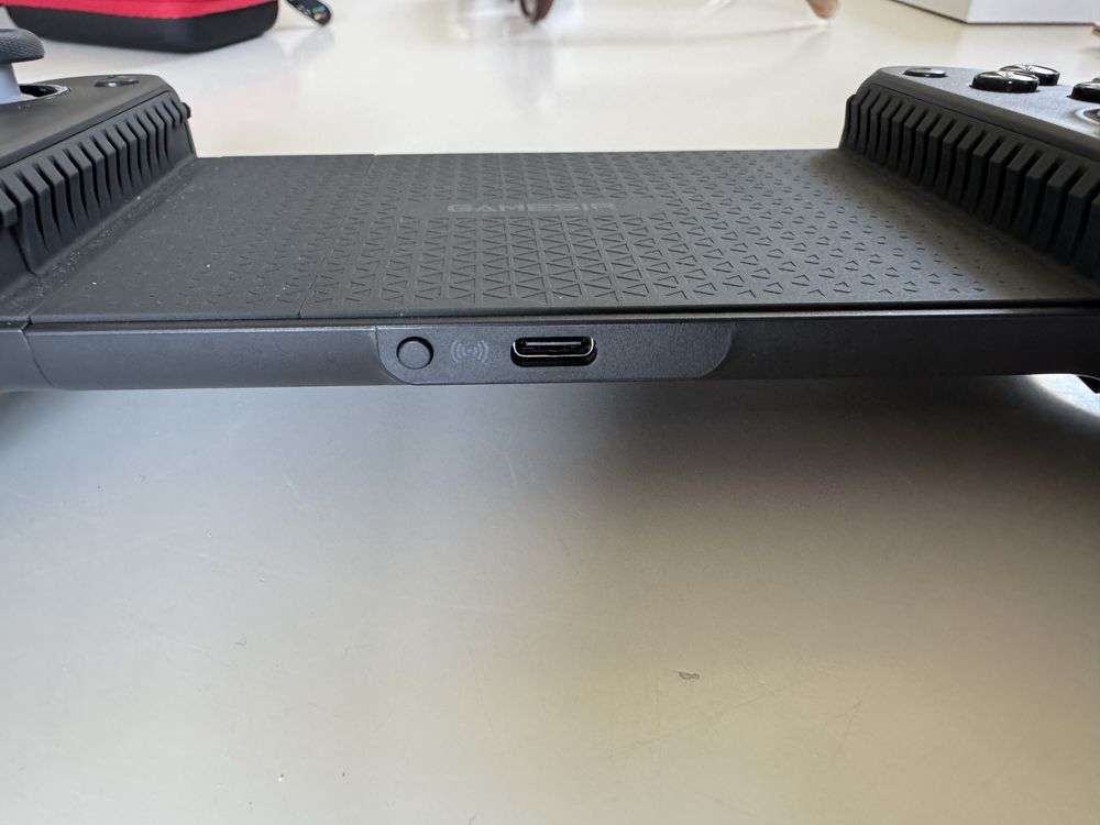 Kontroler GameSir G8+ + 3 wymienne joysticki