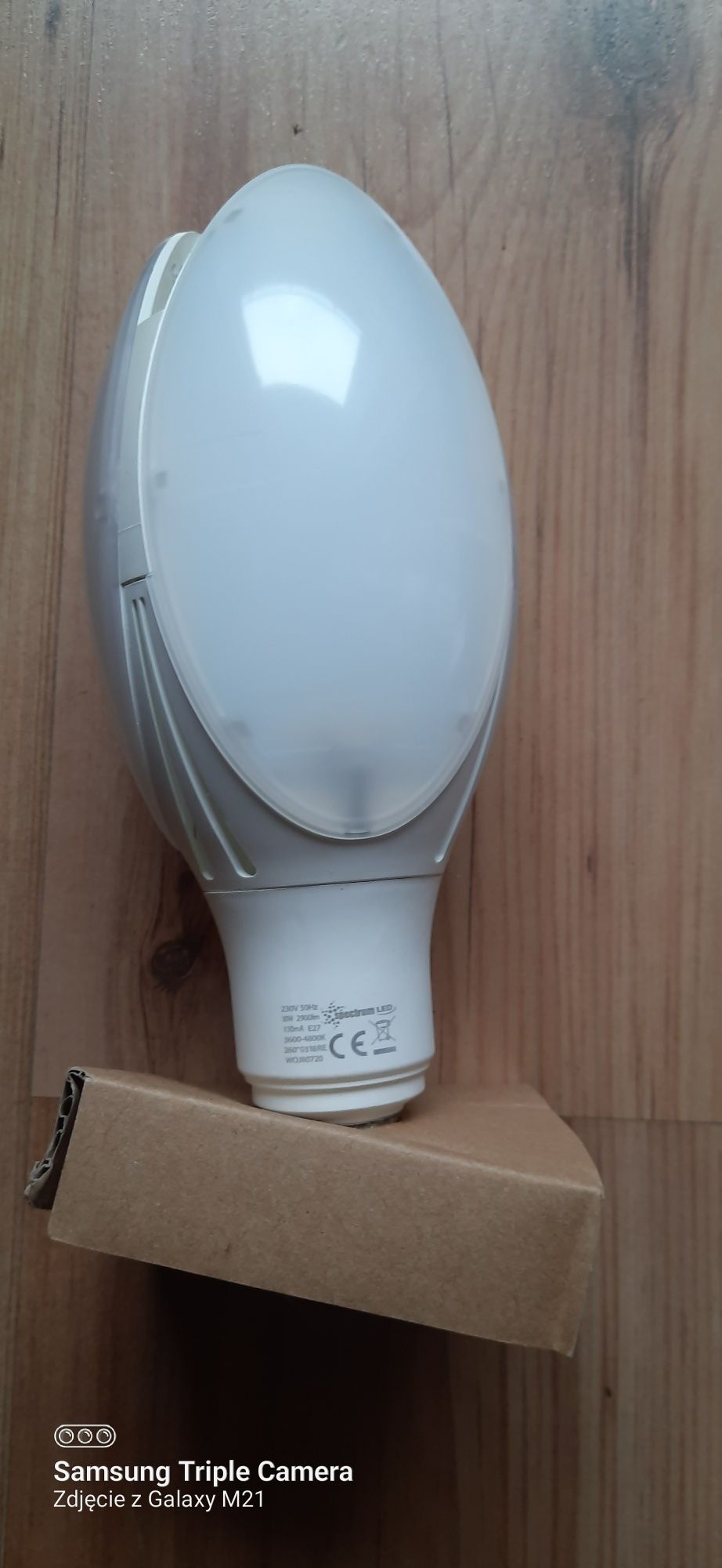 Żarówka LED 30 W