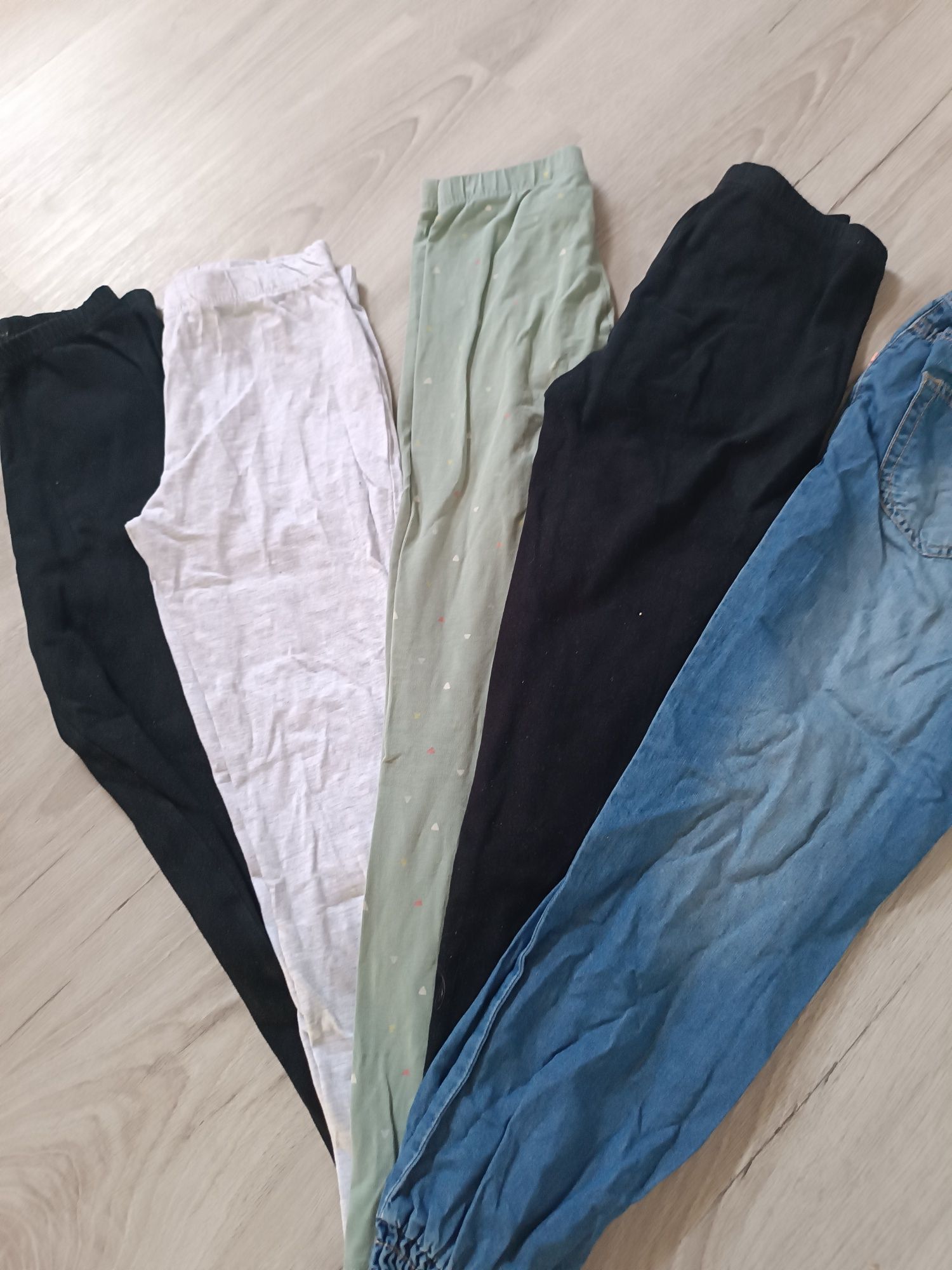 Zestaw dresy, jeansy, leginsy r. 122/128