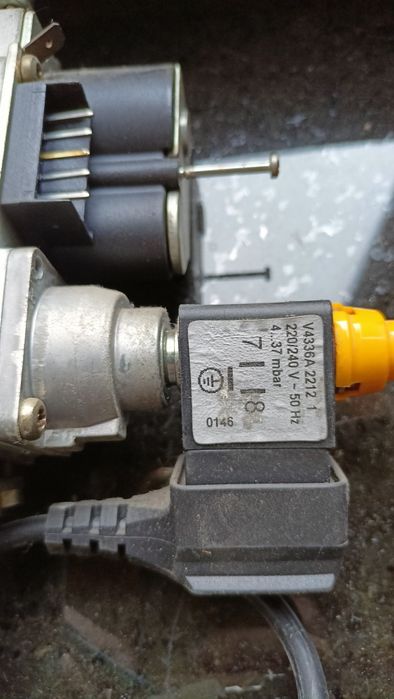 Elektrozawór Honeywell typ VK4105Q