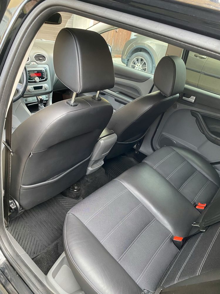 Ford Focus MK2 Polift 1.8benzyna 125km FULL WERSJA XENON HAK 2kpl OPON