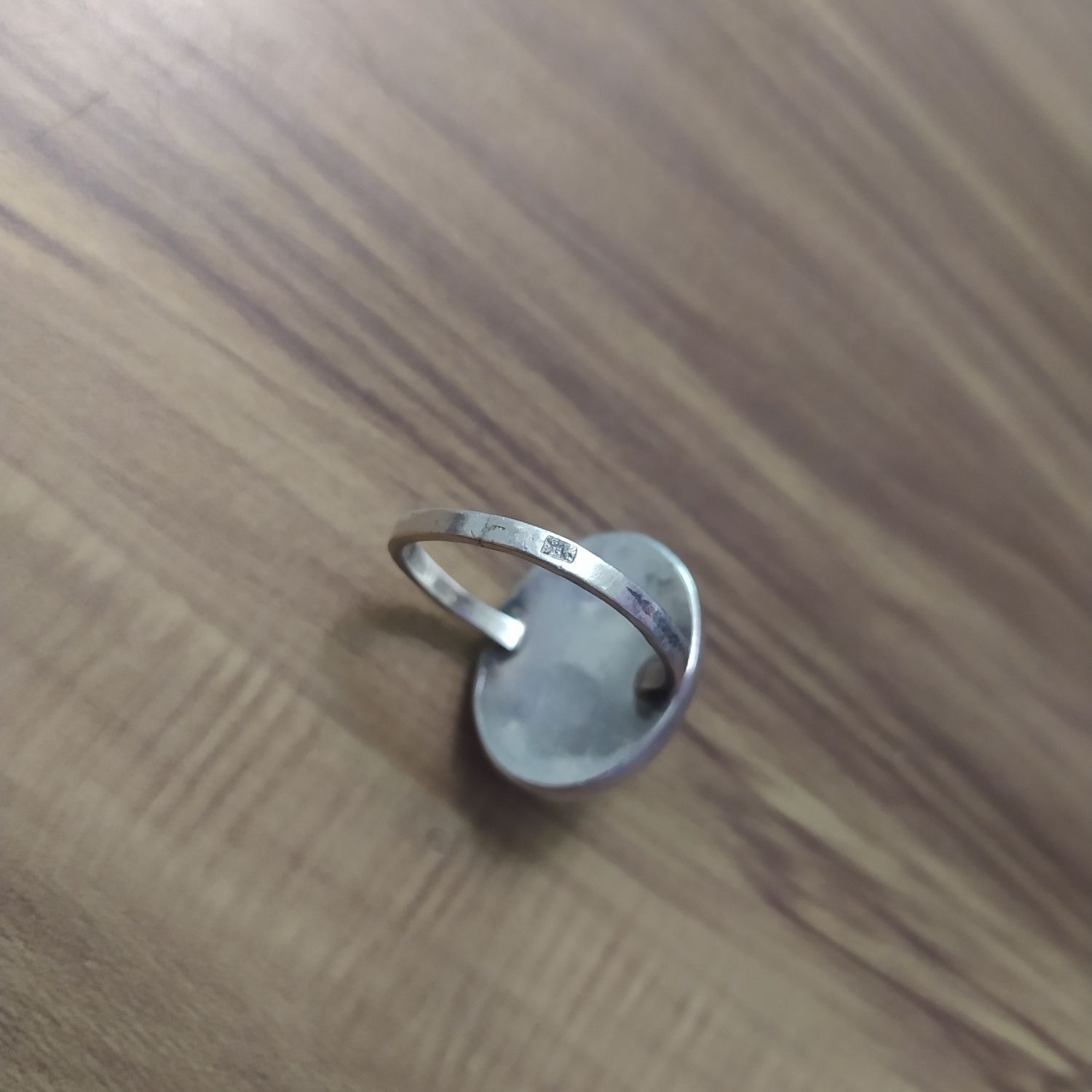 Pierścionek srebrny z hematytem