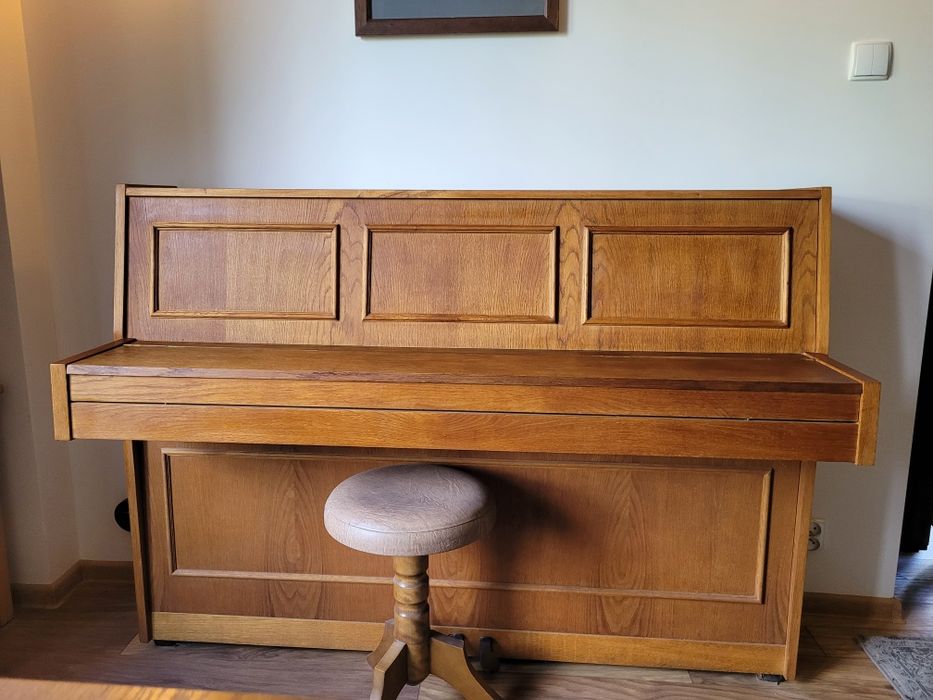 Pianino legnica akustyczne