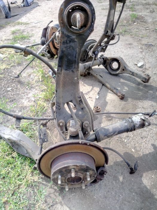 Kia Carens, Киа Цапфа поворотный кулак передний задний, ступица