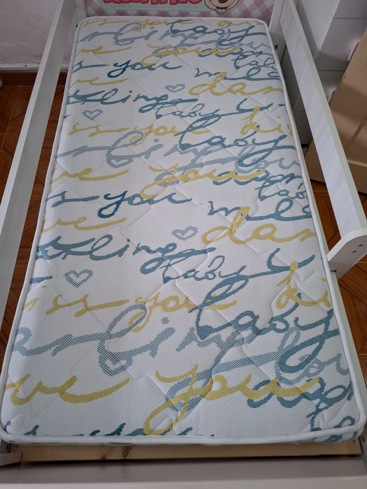 Cama Mickey c/colchão e traves laterais