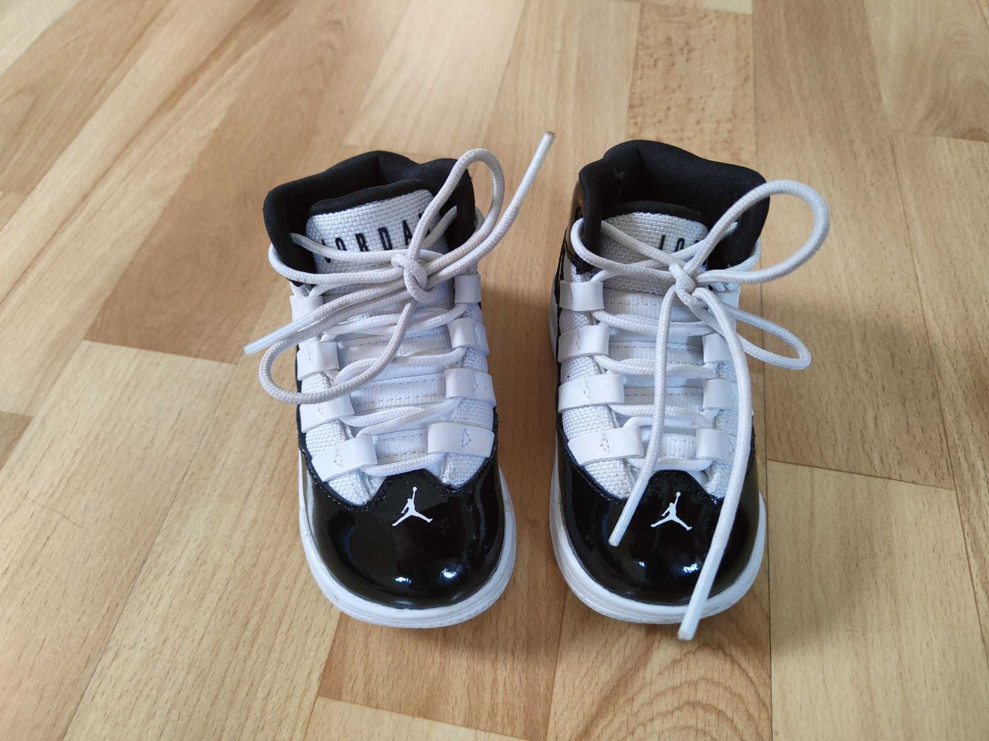 Adidasy buty chłopięce Jordan Max Aura rozmiar 21 / 5.