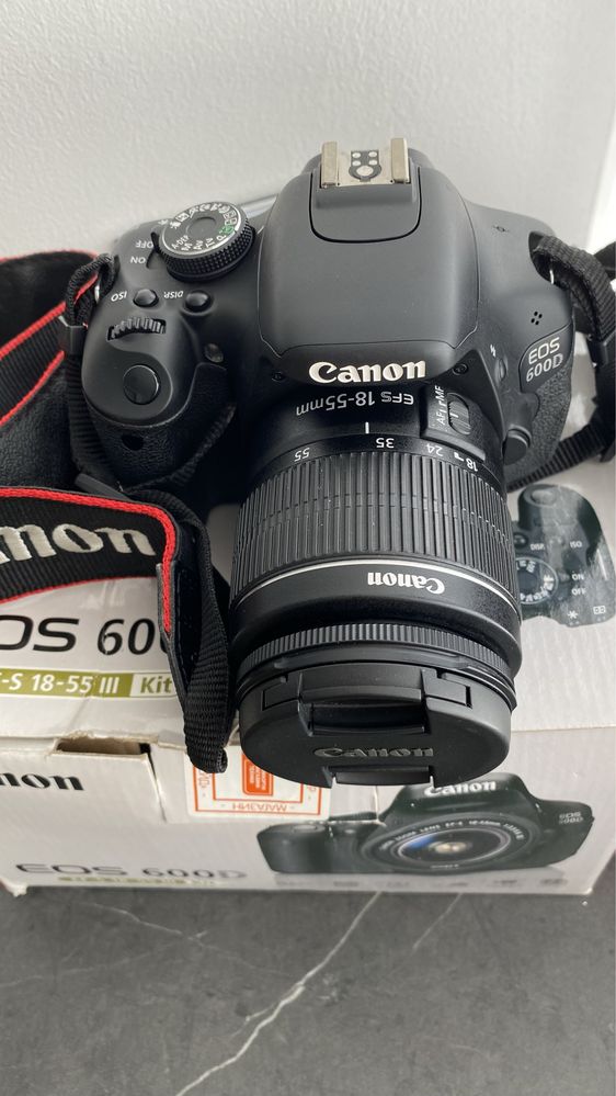 Фотоапарат Canon 600 D