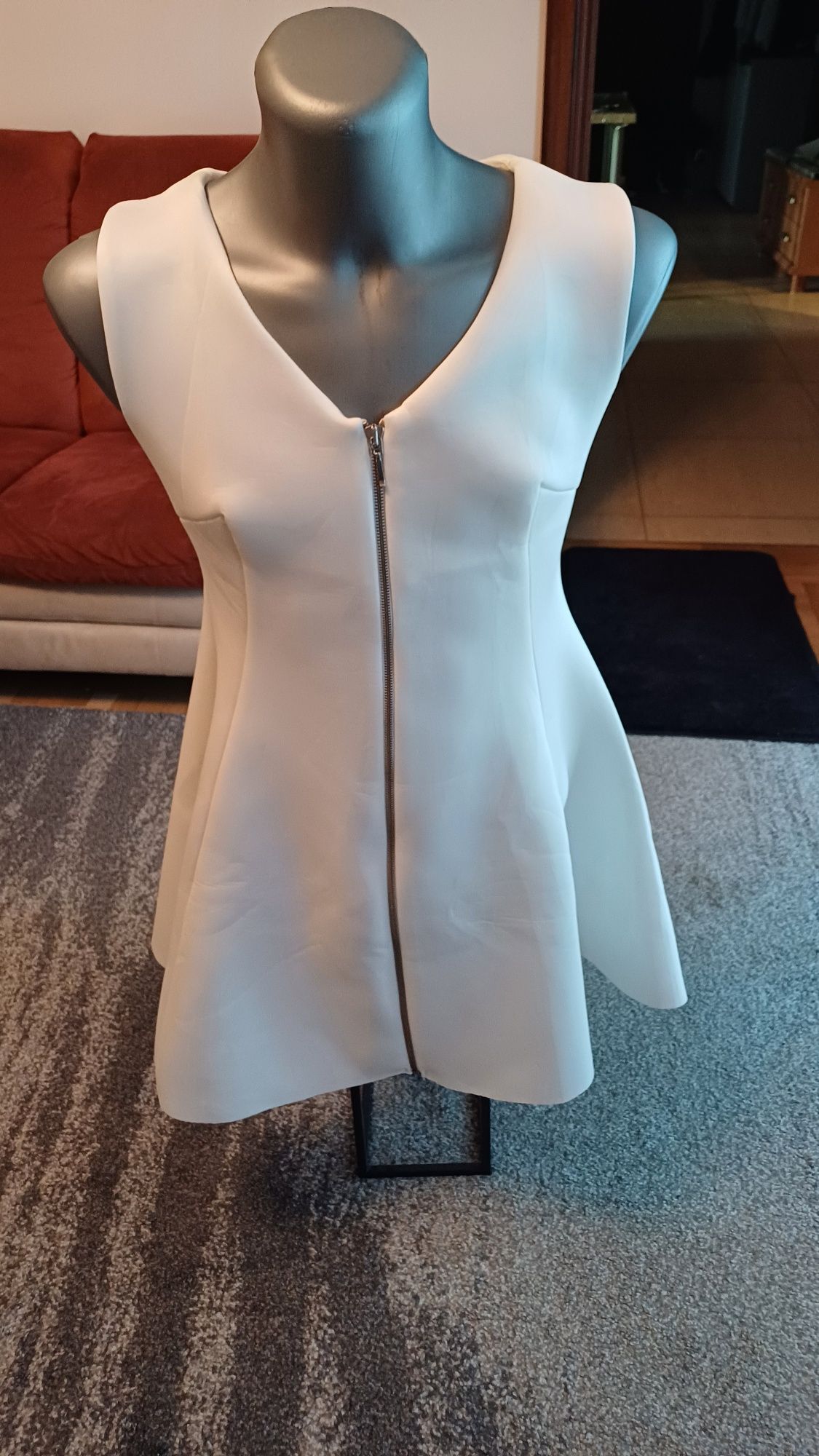 Sukienka pianka ekri FIGL XL.