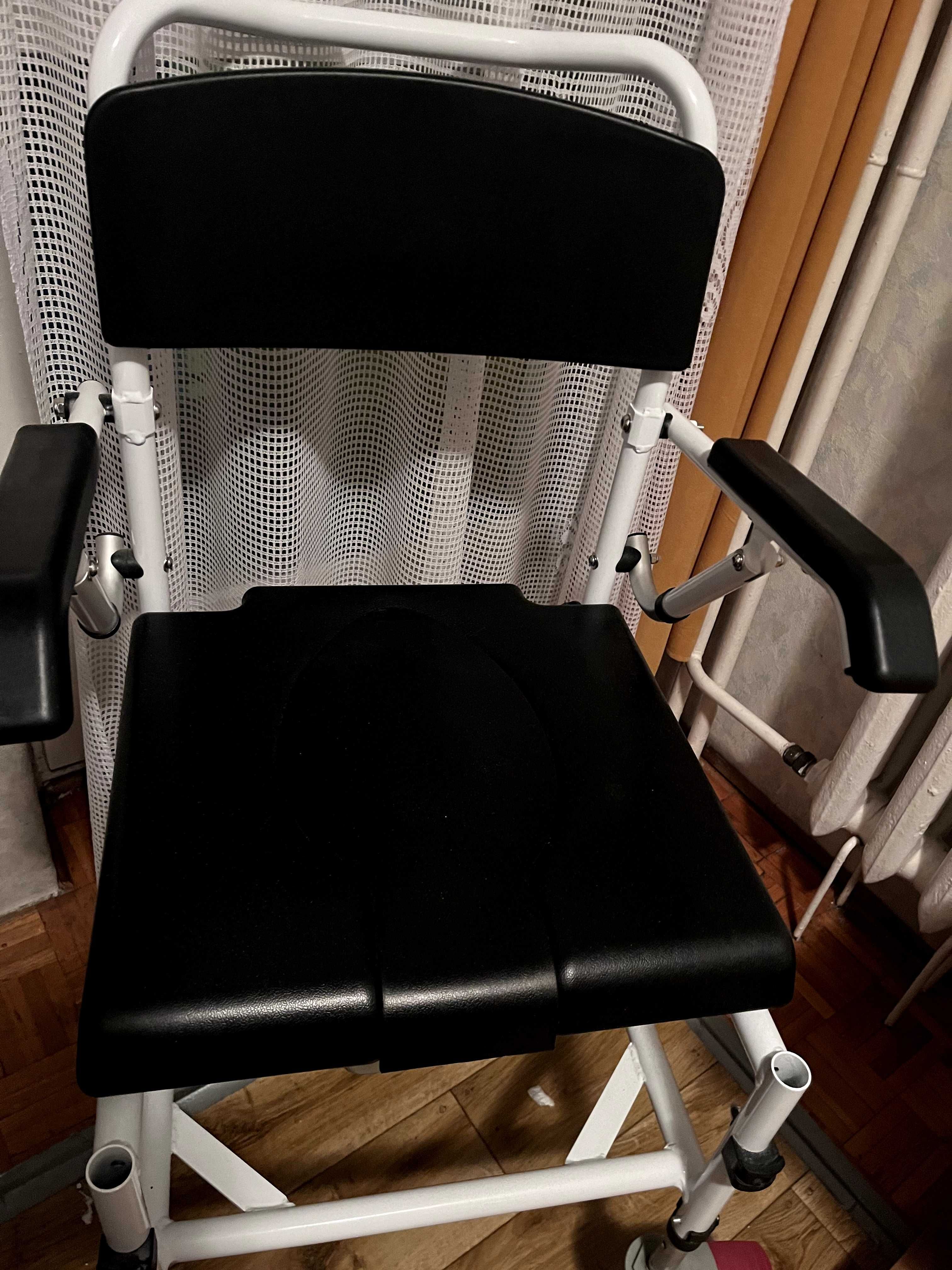 Wózek inwalidzki/ toaletowy /prysznicowy VEVOR z 4 blokowanymi kółkami