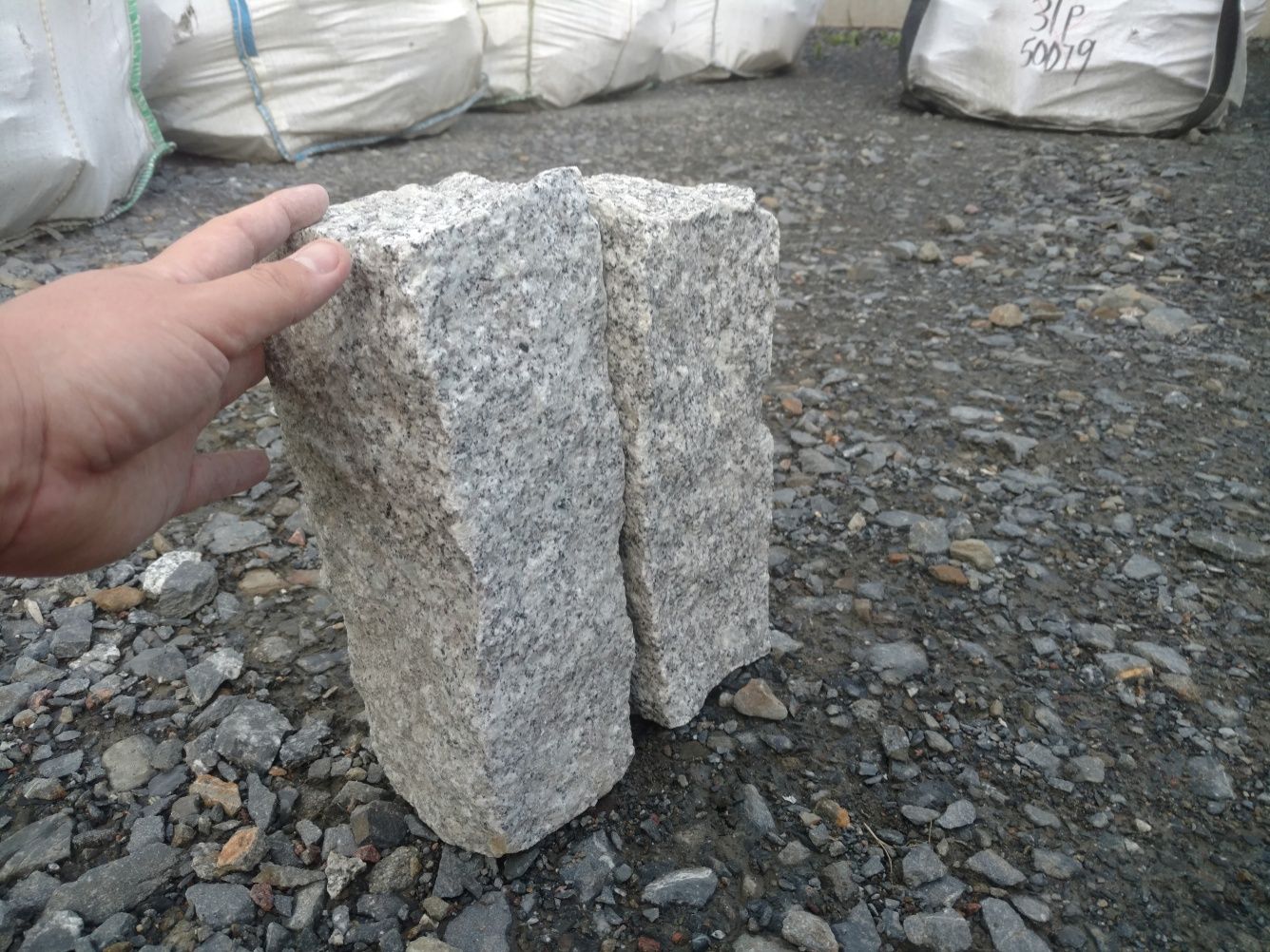 Palisada 40cm kostka granitowa brukowa palisady granitowe kora ziemia